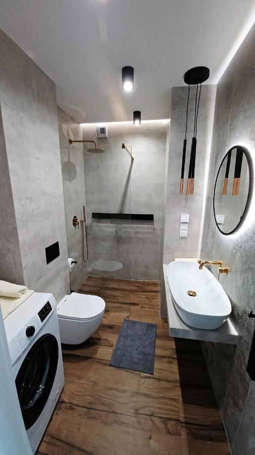 Kima Bazantow 40 Apartment
